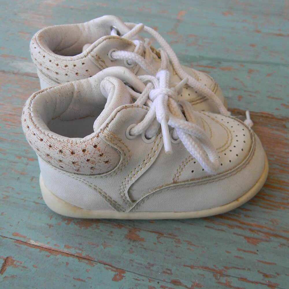 VINTAGE 1990'S SUPEROOS BABY TODDLER SZ 3 WHITE FAUX LEATHER LACE-UP SNEAKERS